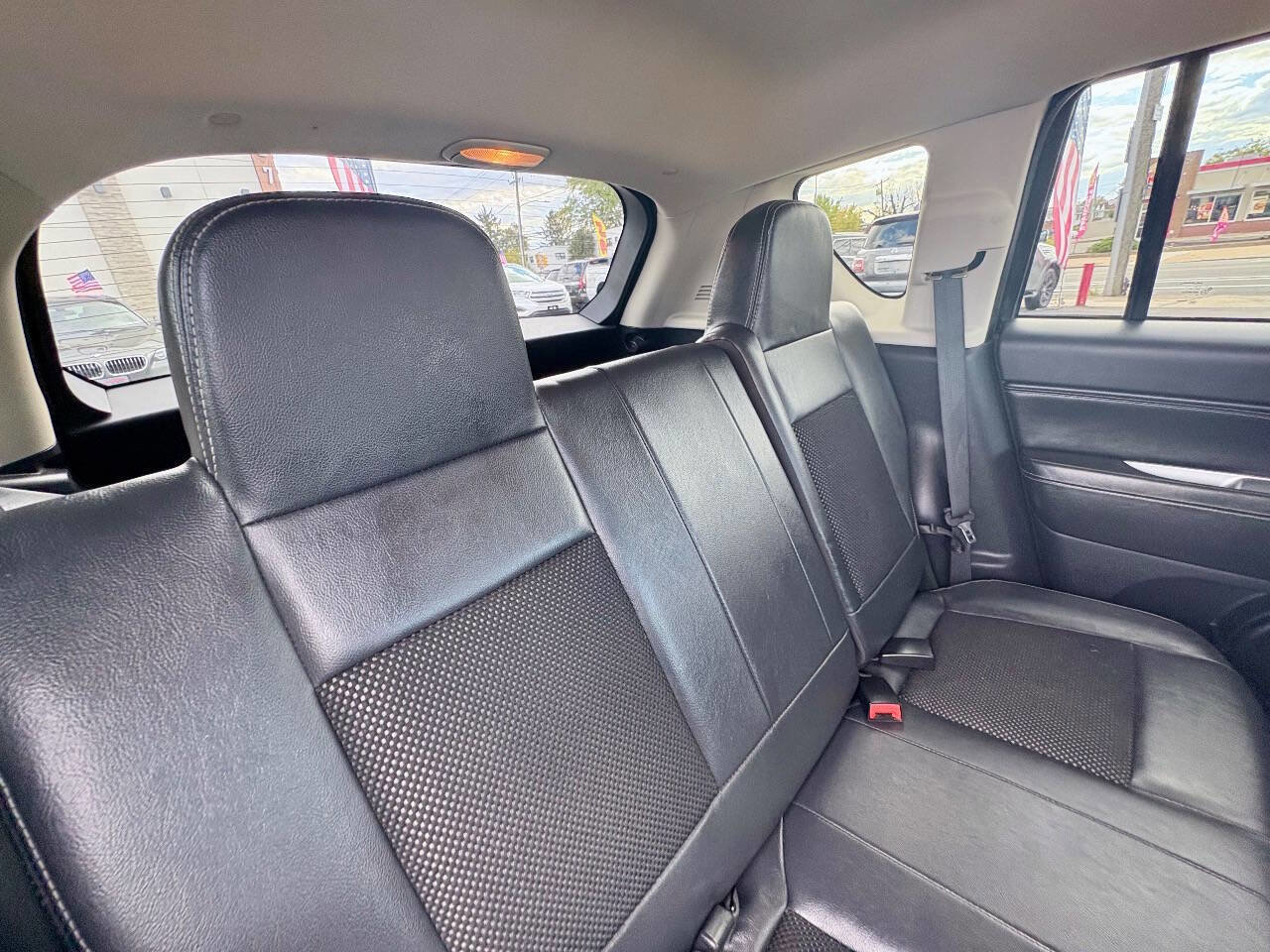 Used 2014 Jeep Compass Latitude FWD image 32