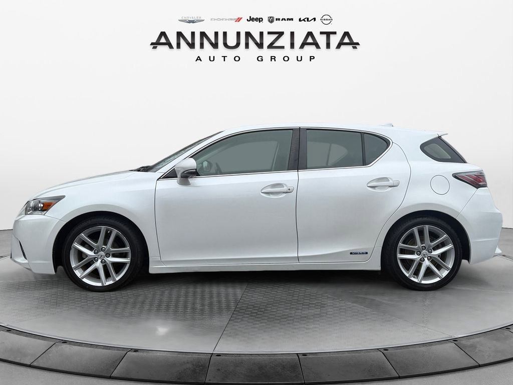 Used 2017 Lexus CT 200h w/ Navigation System Package image 2