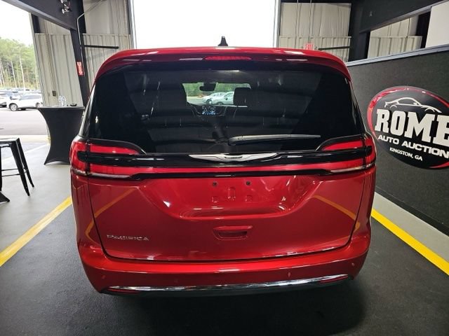 Used 2025 Chrysler Pacifica Select FWD image 5