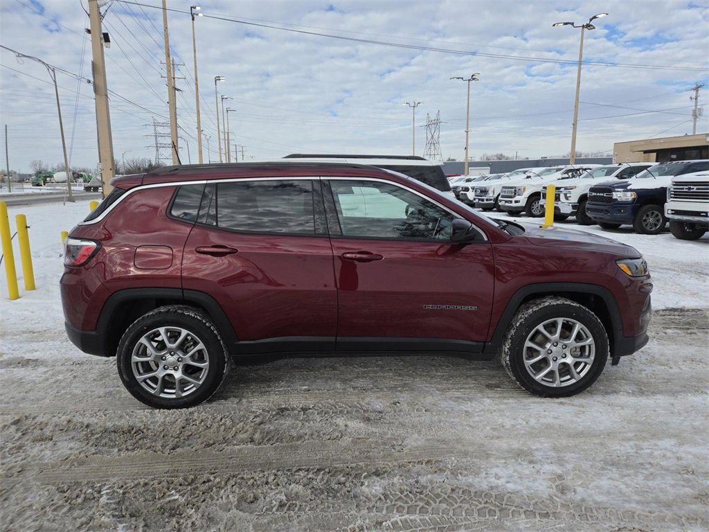 Used 2022 Jeep Compass Latitude image 16