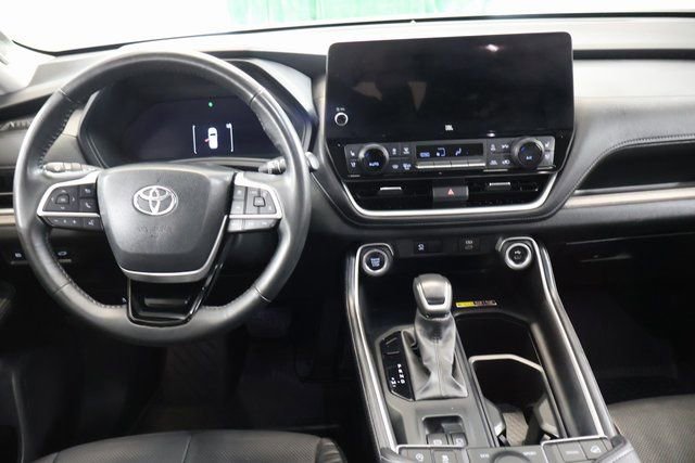 Certified 2024 Toyota Grand Highlander Limited image 14