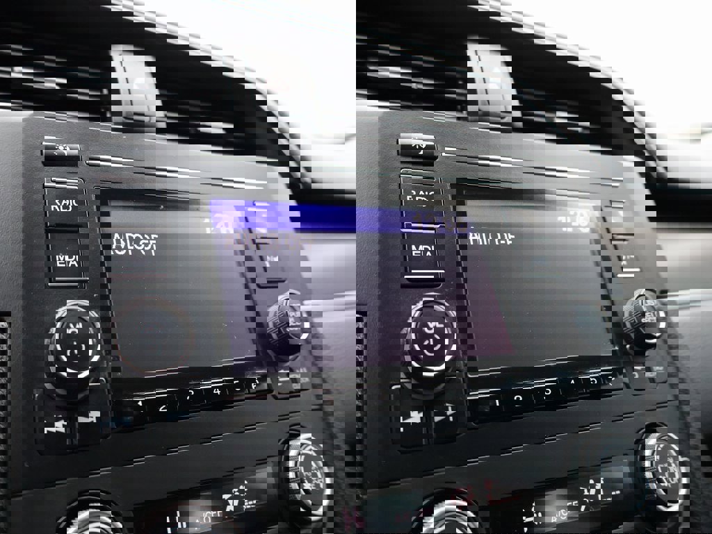 Used 2020 Honda Civic LX image 32