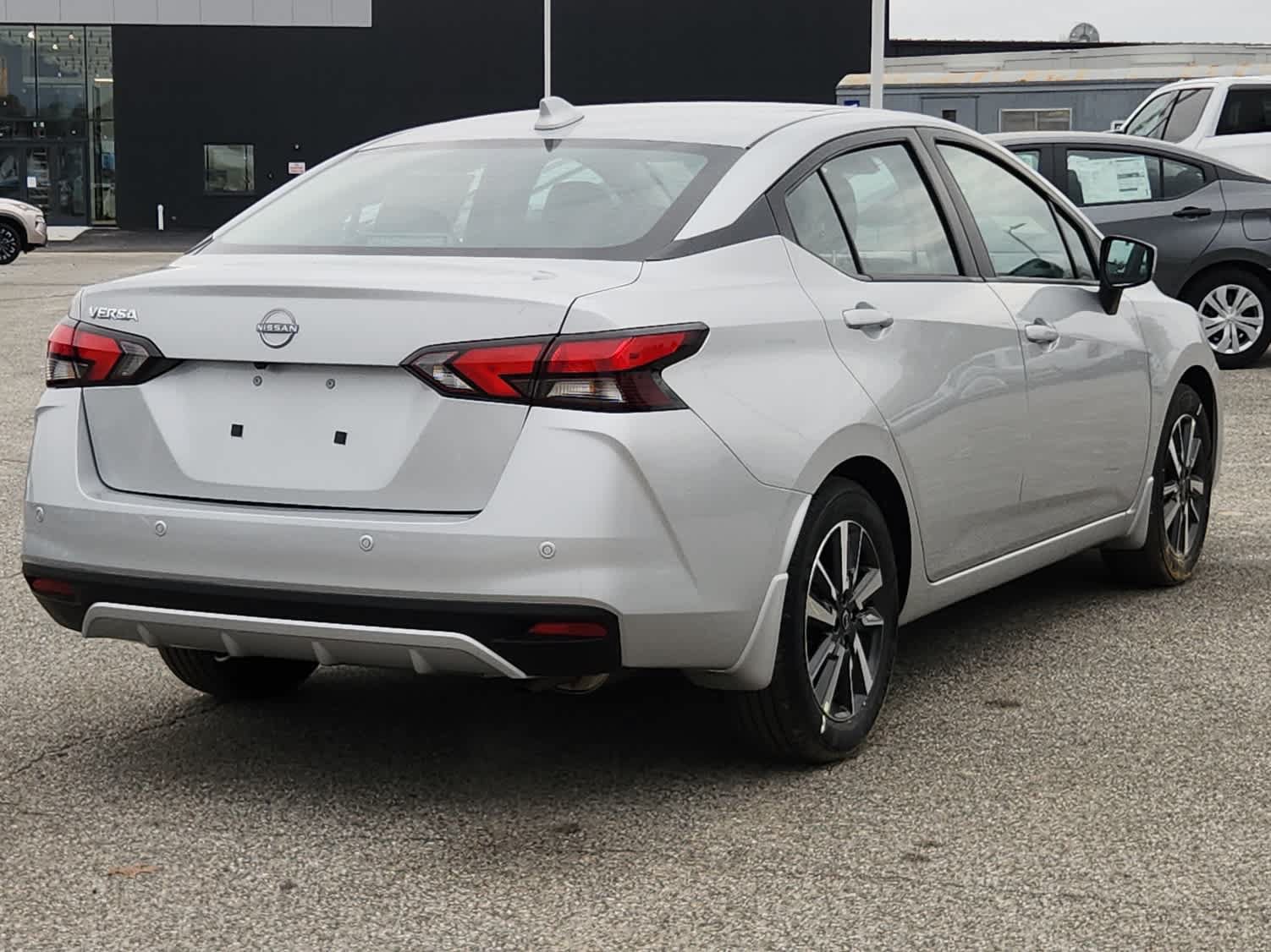 Used 2025 Nissan Versa SV w/ Trunk Package FWD image 3