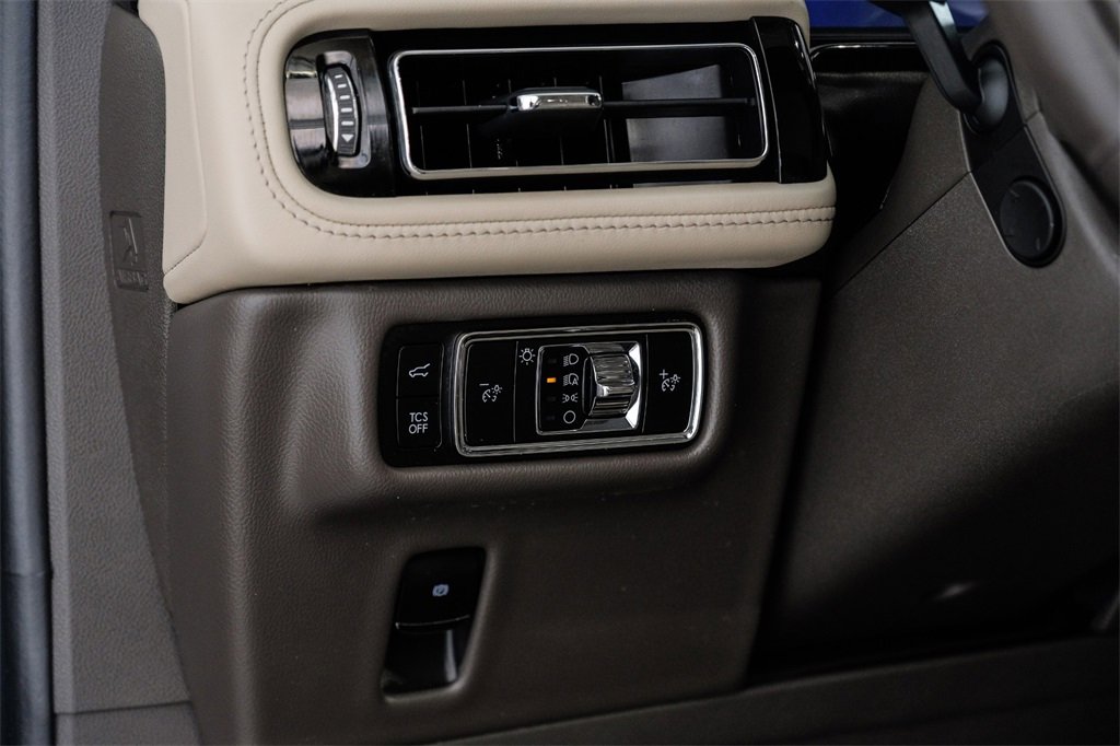 Used 2023 Lincoln Nautilus Reserve image 31