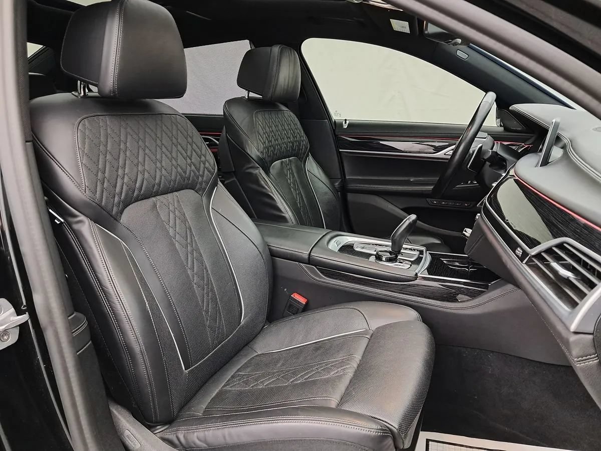 Used 2019 BMW 750i xDrive w/ Executive Package AWD/4WD image 36
