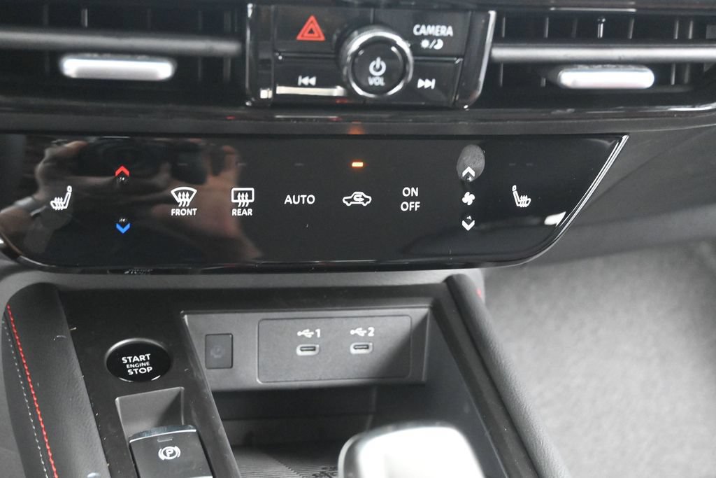 New 2026 Nissan Kicks SR w/ Cold Weather Package AWD/4WD image 11