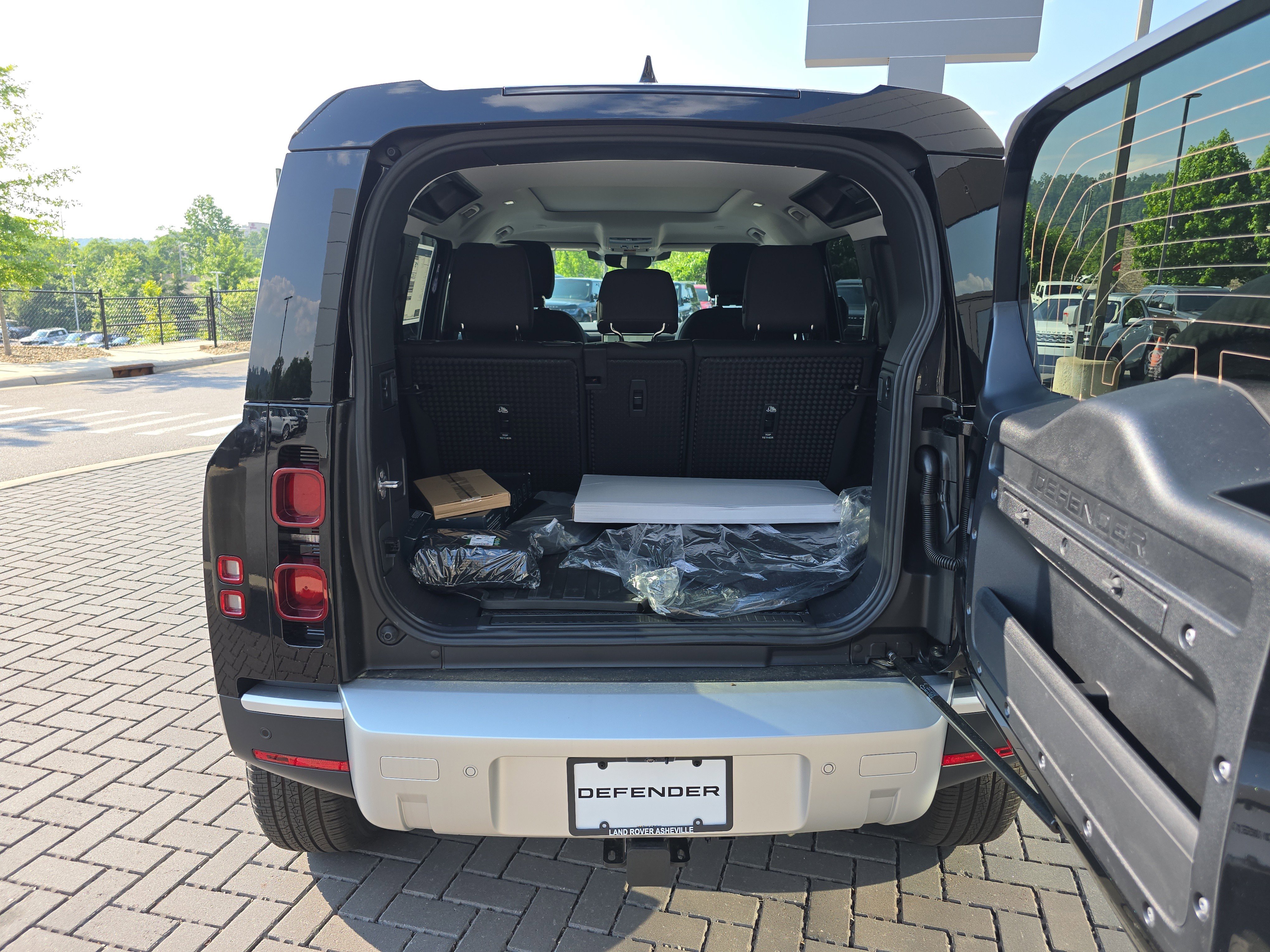 Certified 2025 Land Rover Defender 110 S AWD/4WD image 6