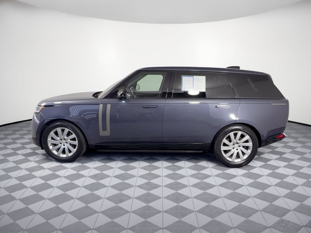 Used 2024 Land Rover Range Rover Long Wheelbase SE AWD/4WD image 2