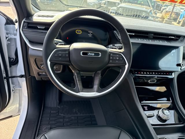 New 2026 Jeep Grand Cherokee Limited w/ Limited Altitude Package AWD/4WD image 17