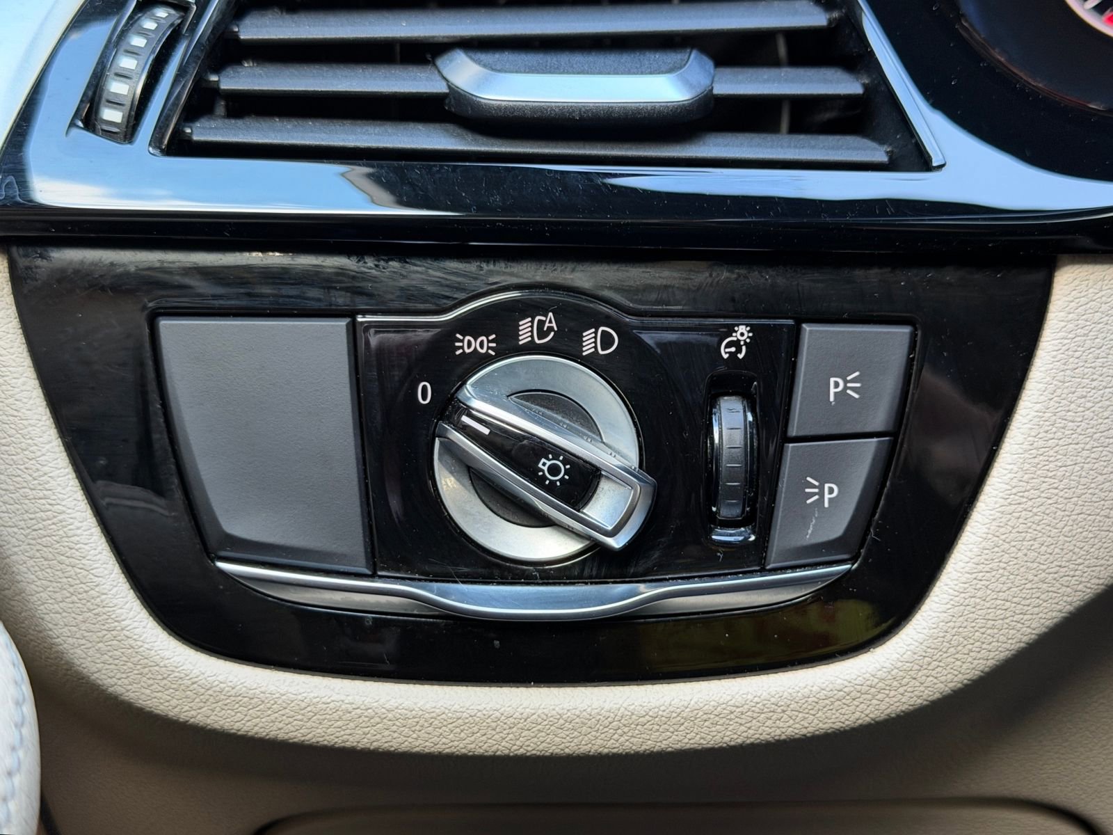 Used 2019 BMW 530i w/ Executive Package image 24