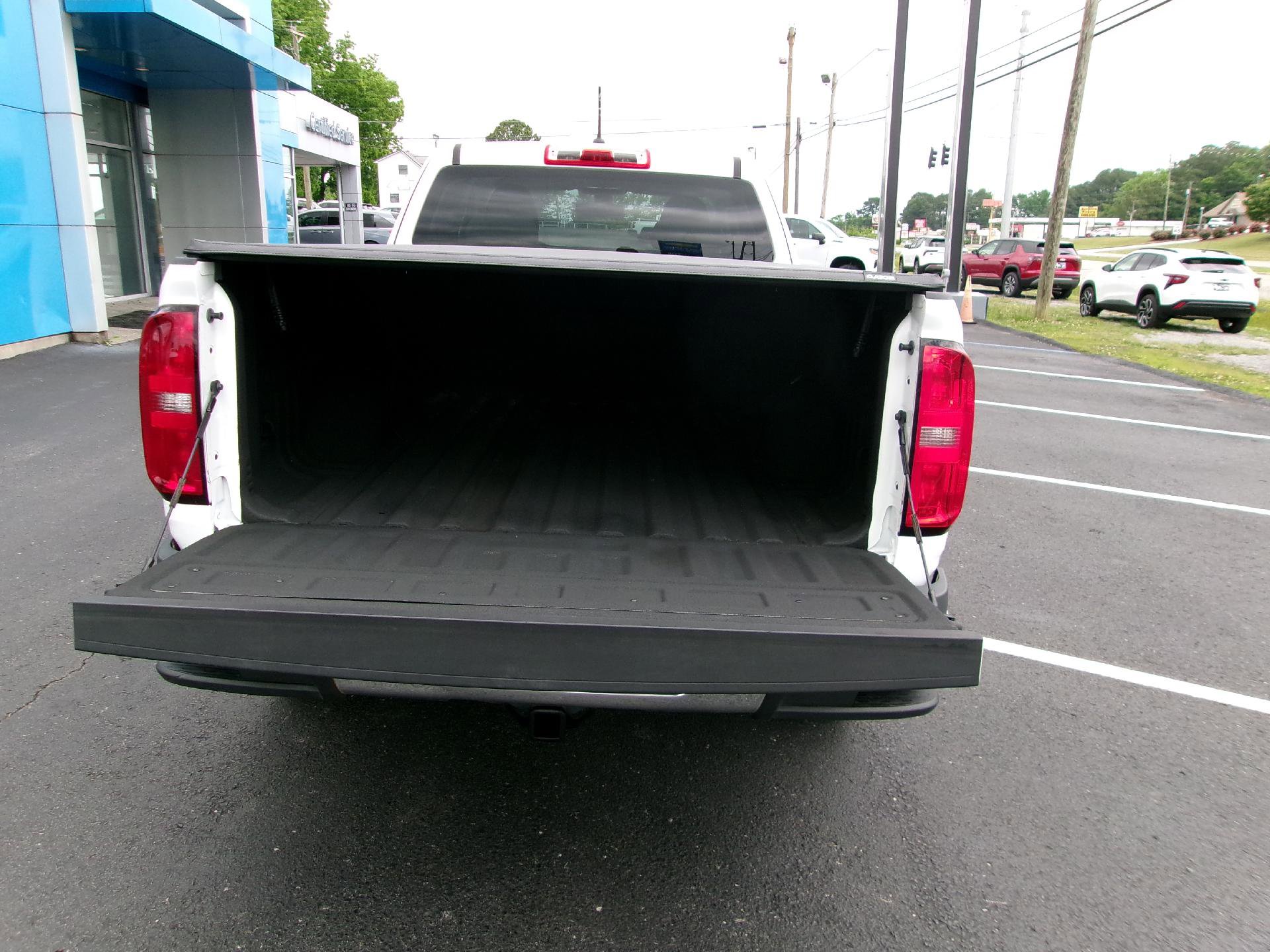 Used 2018 Chevrolet Colorado W/T w/ WT Convenience Package RWD image 5