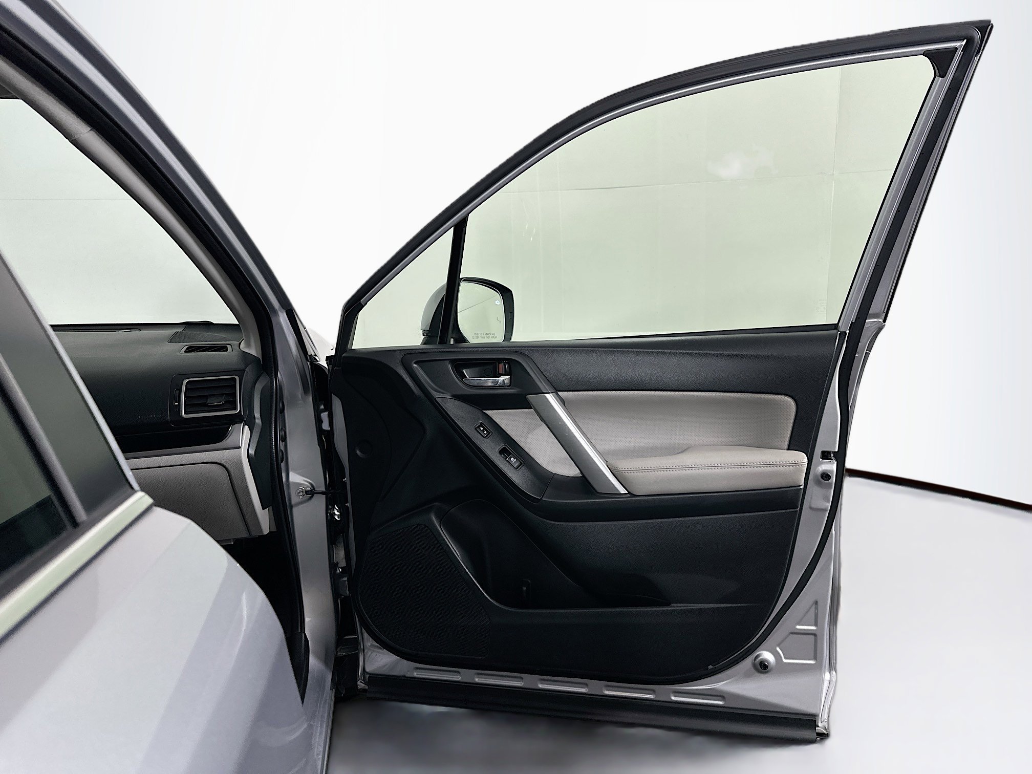 Used 2017 Subaru Forester 2.5i Limited image 31