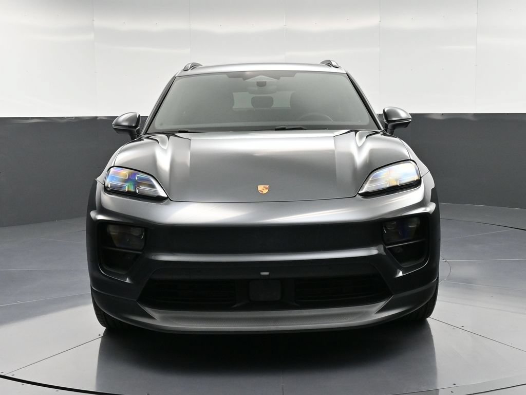 Certified 2025 Porsche Macan Electric RWD image 11