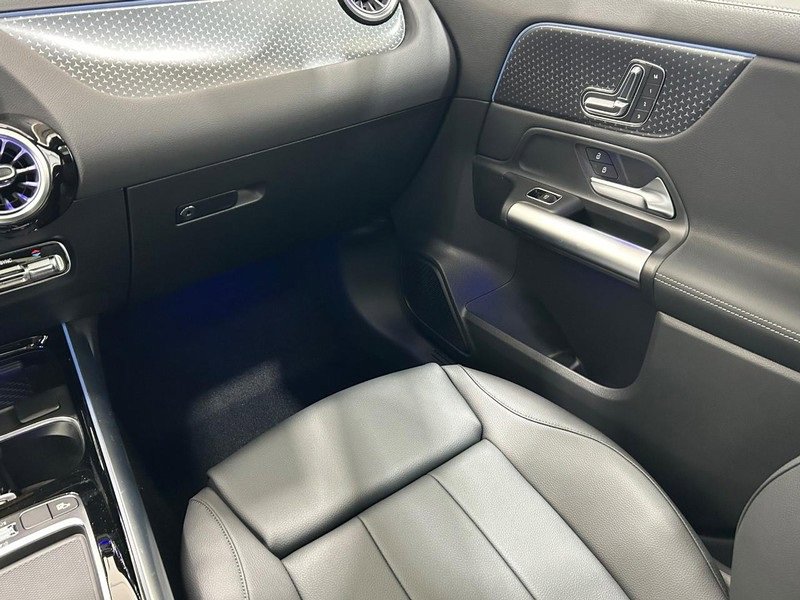 New 2025 Mercedes-Benz GLA 250 4MATIC image 9