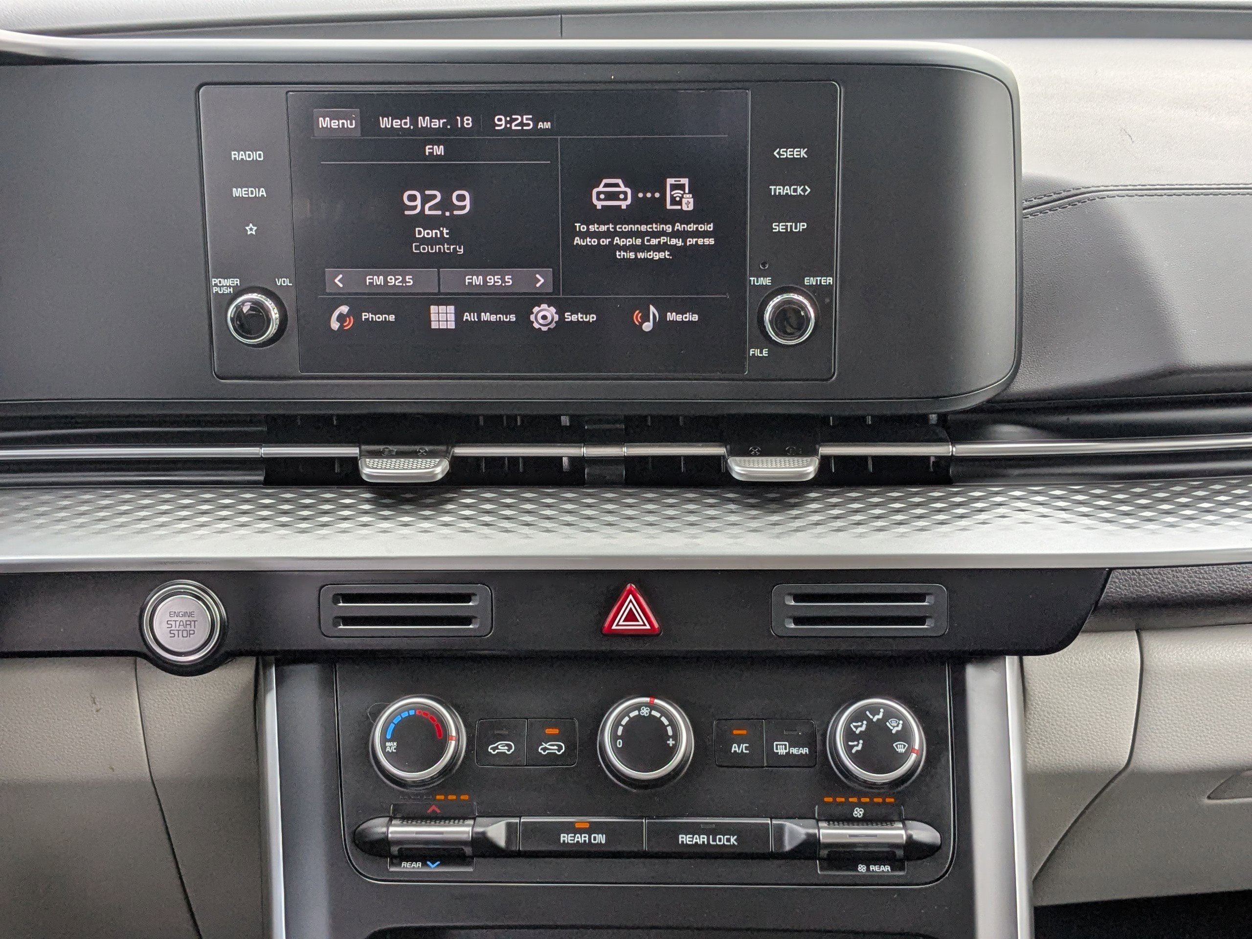 Used 2024 Kia Carnival LX image 23