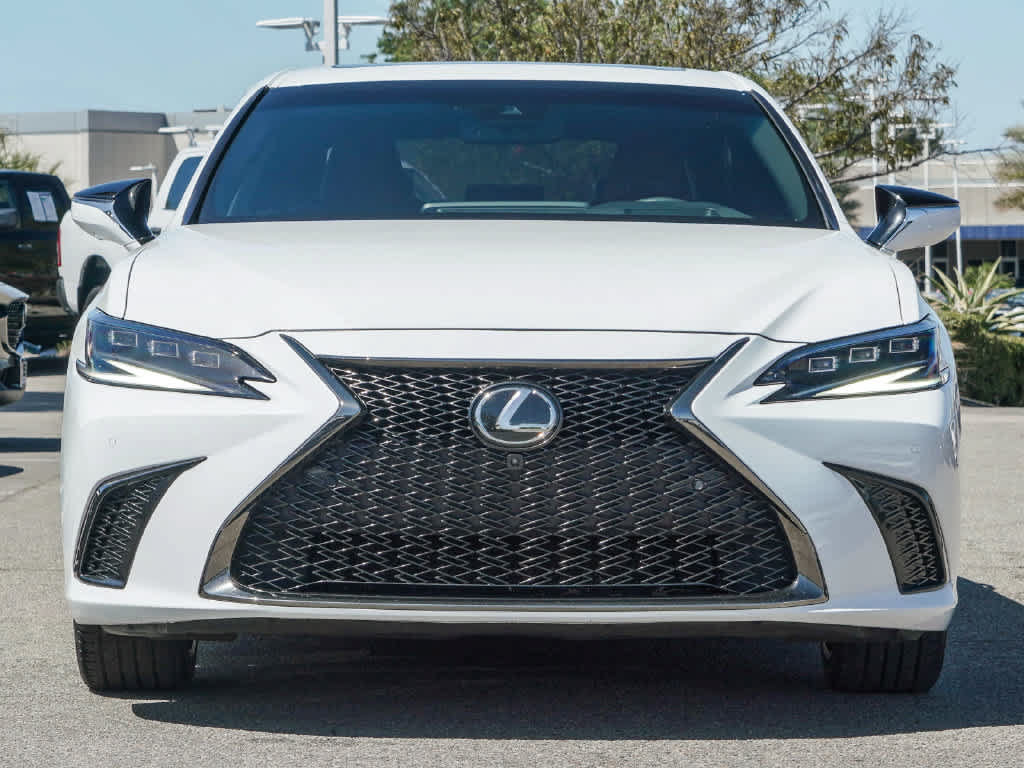 Used 2024 Lexus ES 350 F Sport w/ Accessory Package (Z2) FWD image 2