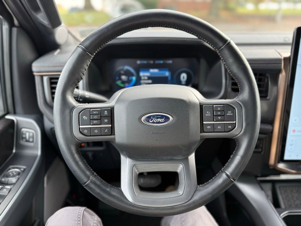 Used 2023 Ford F150 Lightning Lariat image 15