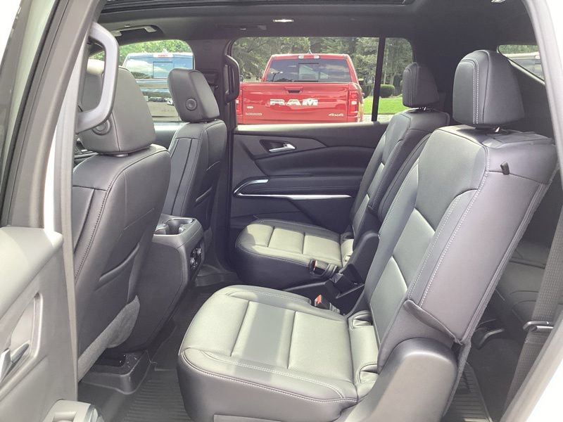 New 2027 Chevrolet Traverse LT w/ Sun and Wheel Package AWD/4WD image 19