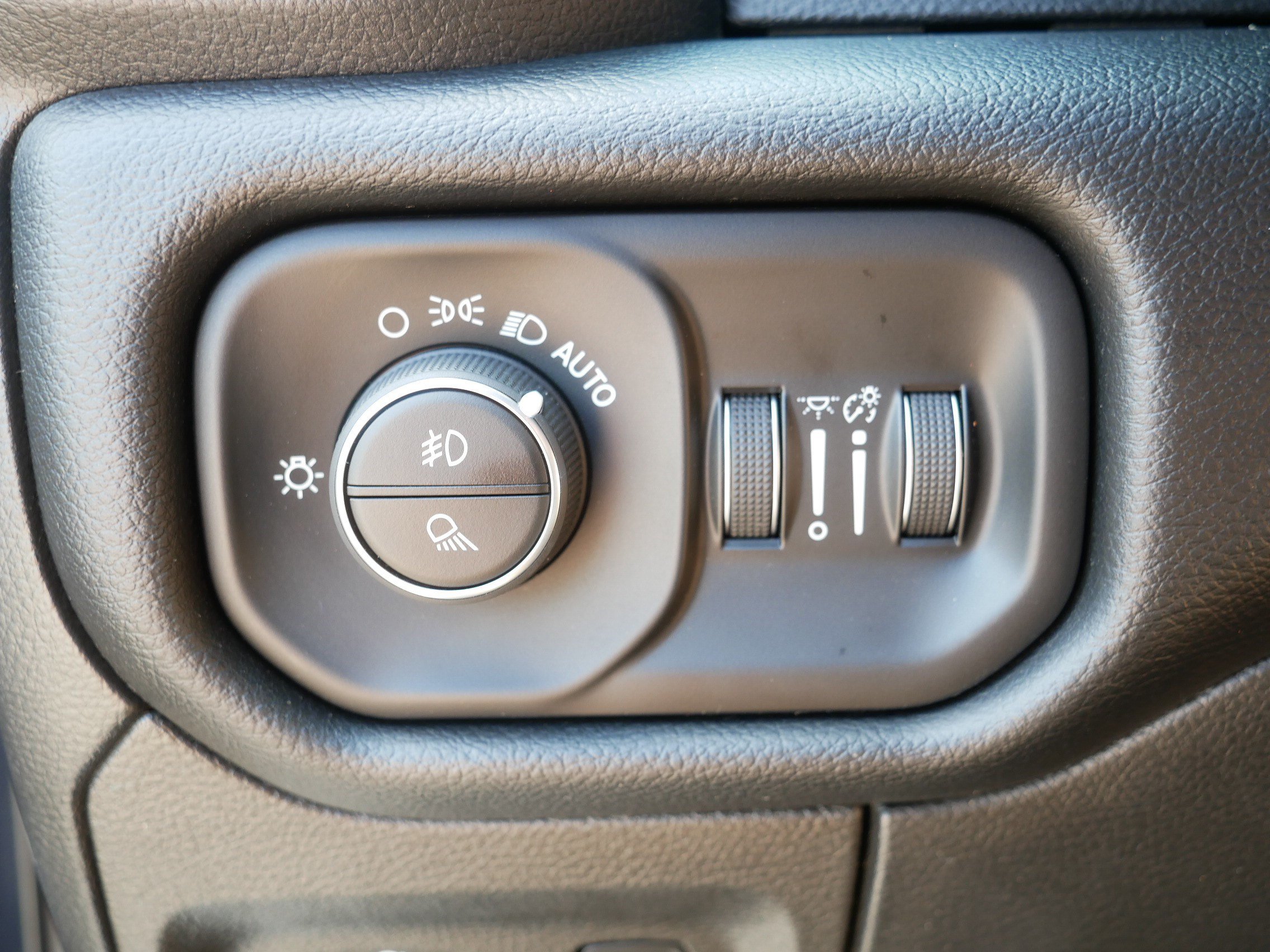 Used 2019 RAM 1500 Big Horn AWD/4WD image 26