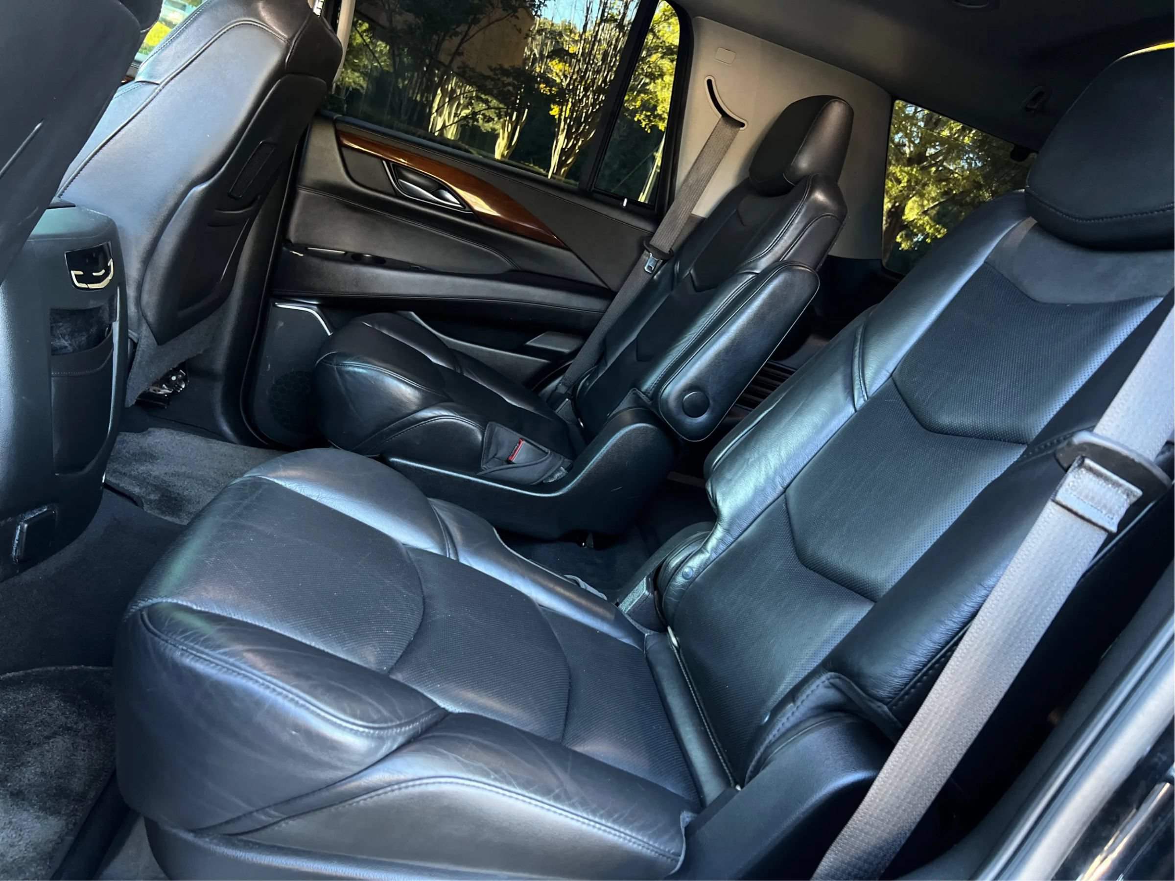 Used 2018 Cadillac Escalade Luxury AWD/4WD image 13