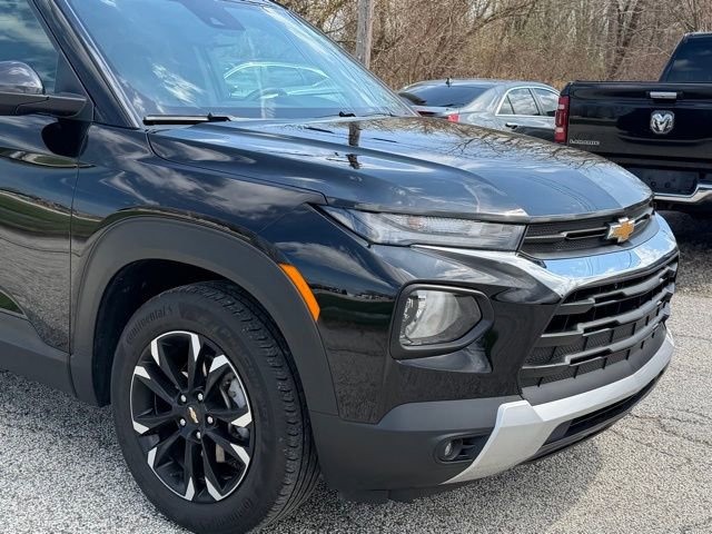 Used 2023 Chevrolet TrailBlazer LT image 2