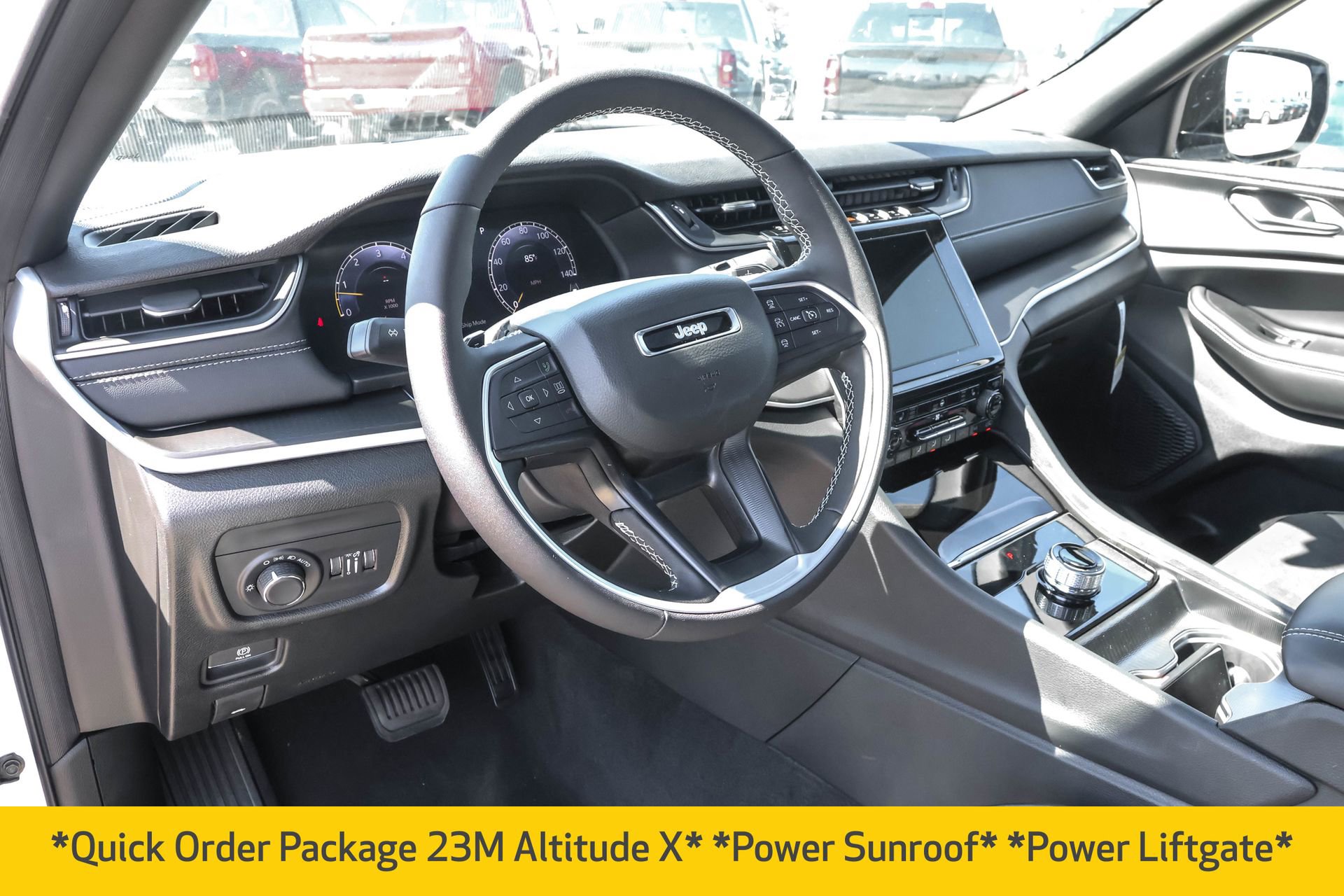 New 2025 Jeep Grand Cherokee Altitude image 5