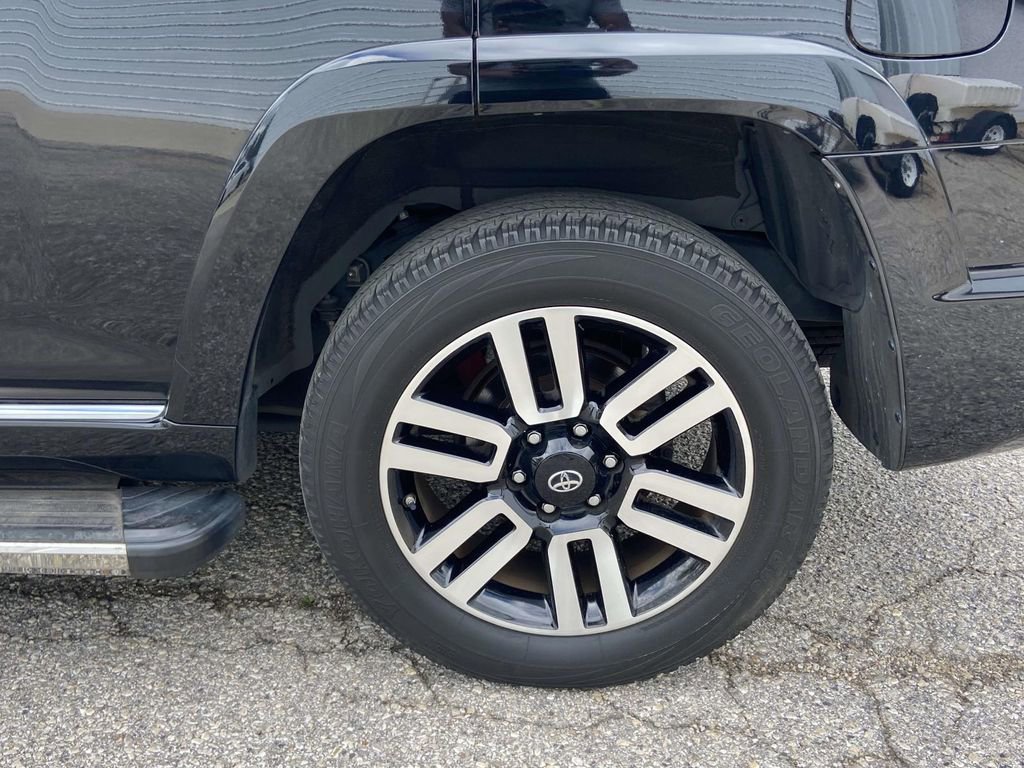 Used 2021 Toyota 4Runner Limited RWD image 9