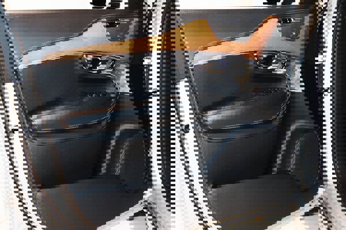 Used 2018 Volvo XC90 T6 Inscription w/ Convenience Package image 35