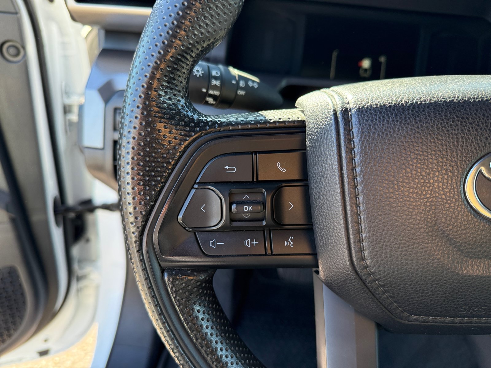 Used 2024 Toyota Tacoma SR5 AWD/4WD image 20