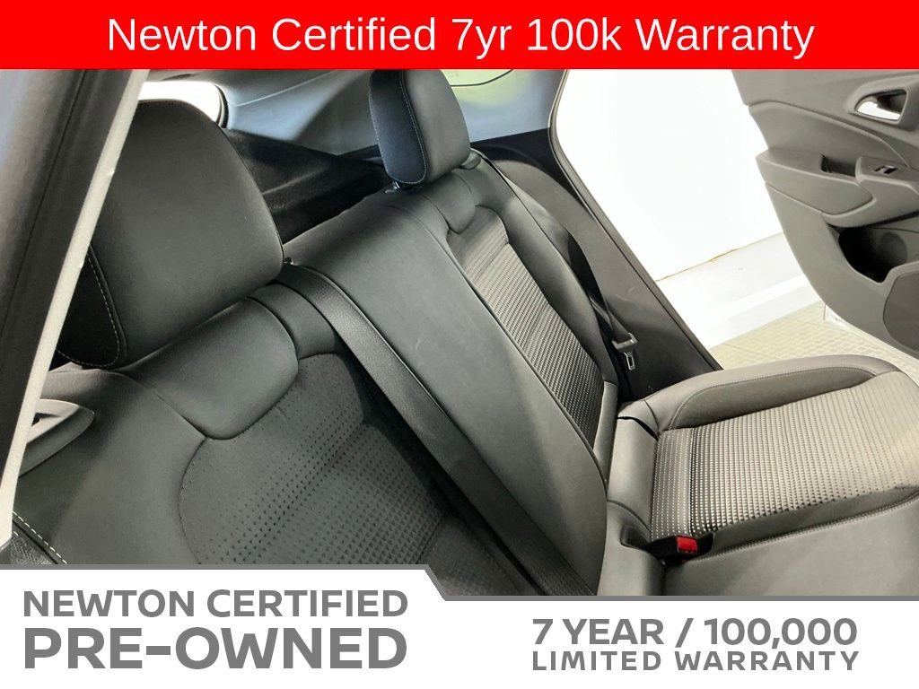 Used 2025 Chevrolet Trax LT w/ LT Convenience Package FWD image 15