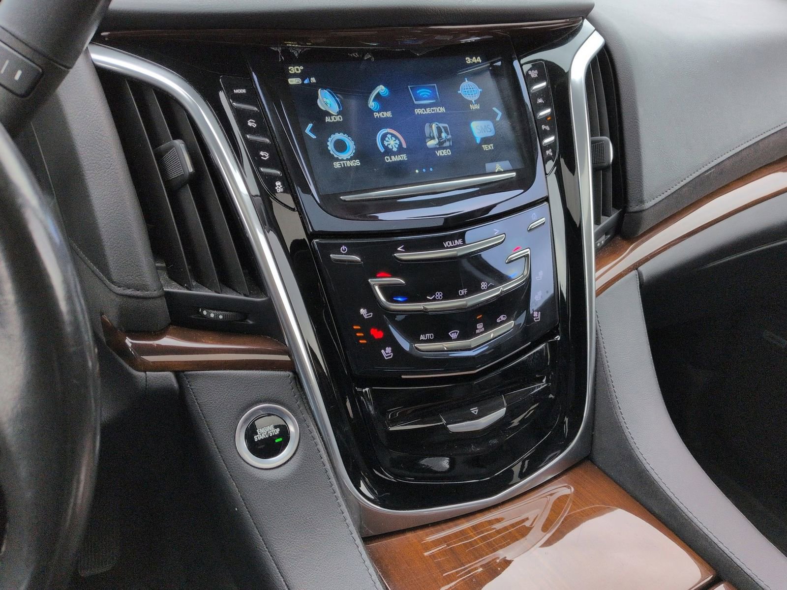 Used 2020 Cadillac Escalade Luxury AWD/4WD image 35