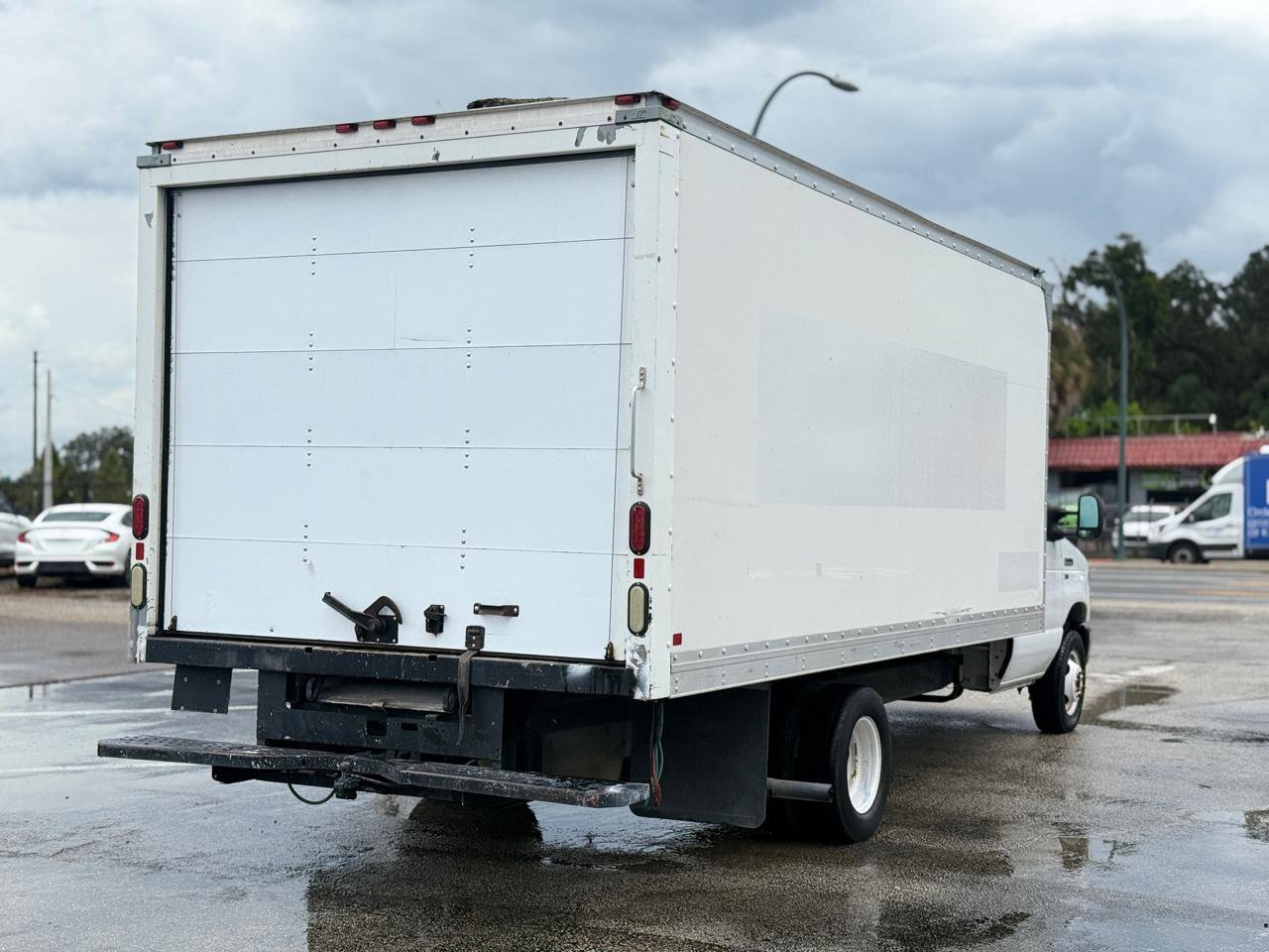 Used 2015 Ford E-350 and Econoline 350 Super Duty image 5