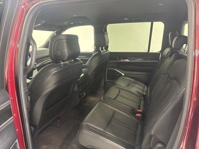 Used 2022 Jeep Wagoneer Series III image 16