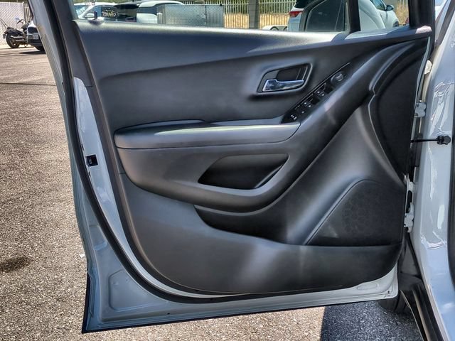Used 2018 Chevrolet Trax LT w/ LT Convenience Package FWD image 26