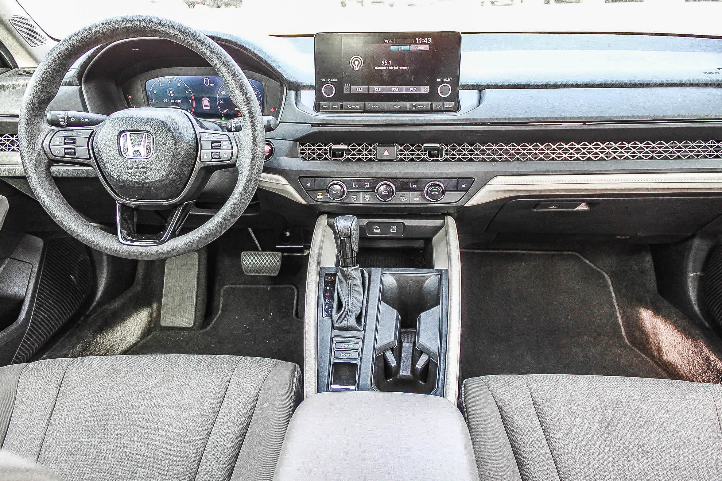 Used 2025 Honda Accord SE image 14