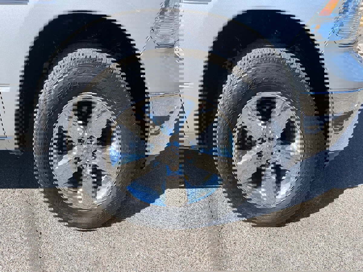 Used 2015 RAM 1500 Big Horn RWD image 43