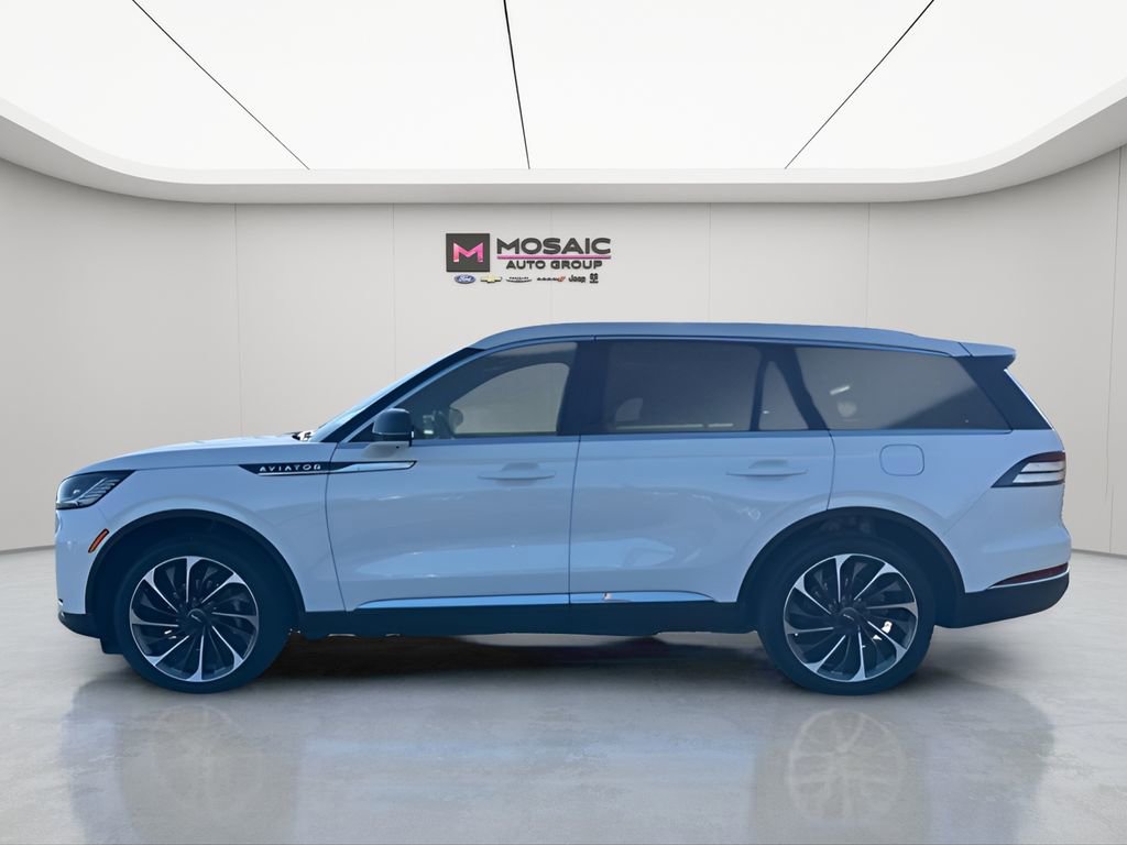 Used 2025 Lincoln Aviator Reserve image 6