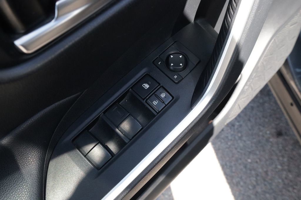 Used 2020 Toyota RAV4 XLE w/ Convenience Package image 25