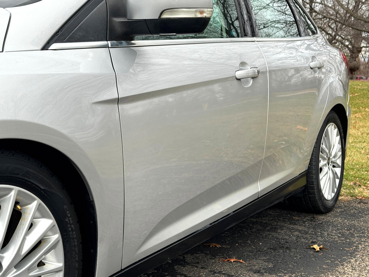 Used 2016 Ford Focus Titanium w/ Titanium Technology Package FWD image 8