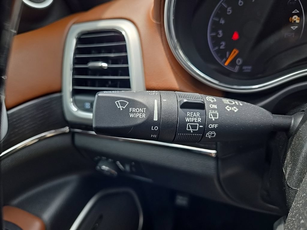 Used 2018 Jeep Grand Cherokee Summit AWD/4WD image 20