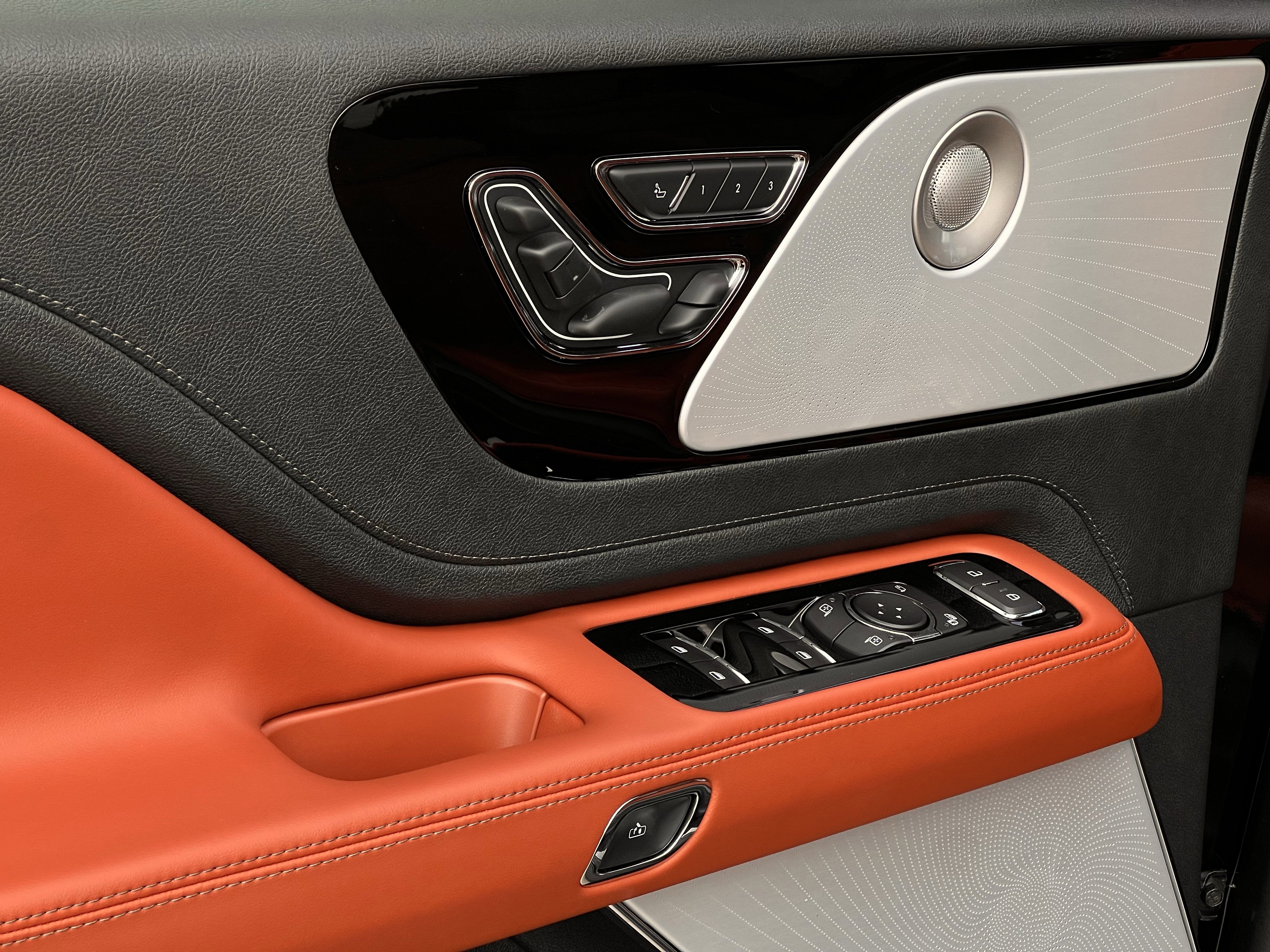 Used 2026 Lincoln Aviator Reserve image 19