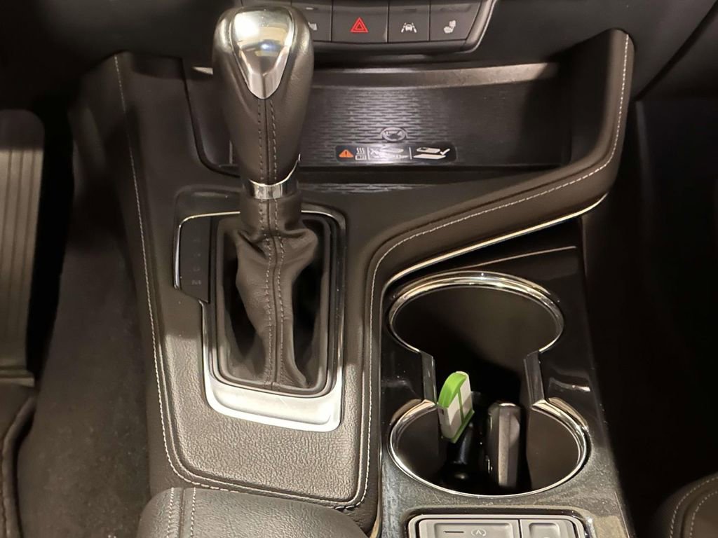 Used 2025 Cadillac CT4 Luxury image 21