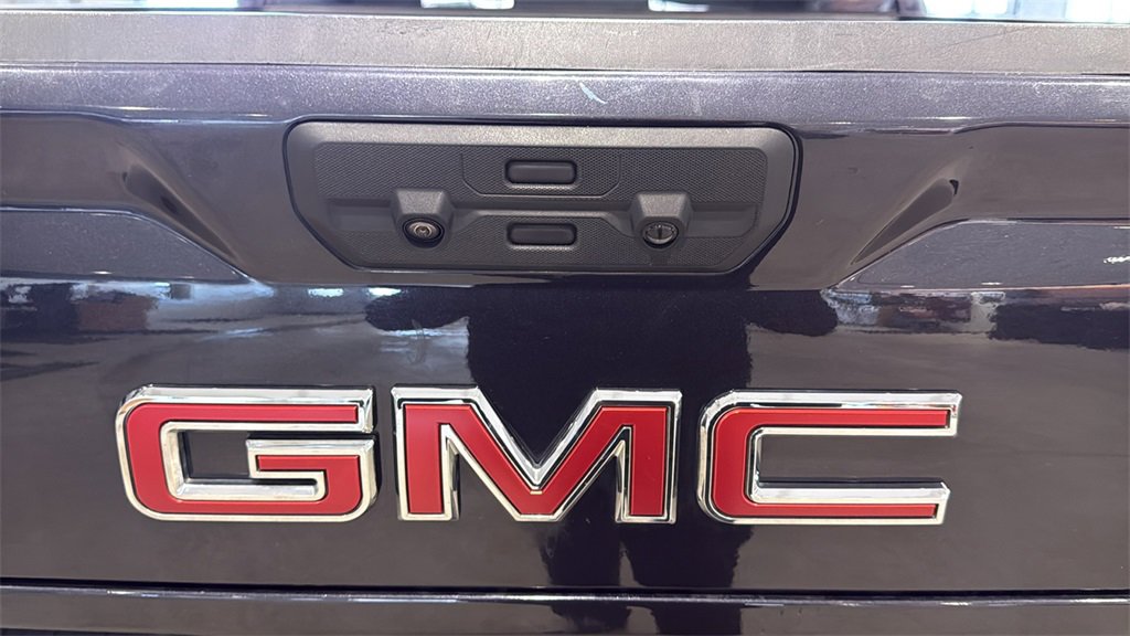 Used 2022 GMC Sierra 1500 AT4 w/ AT4 Premium Package image 9