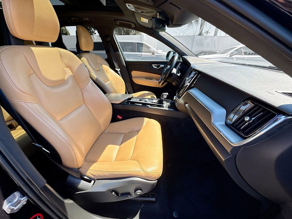 Used 2018 Volvo XC60 T6 Momentum w/ Vision Package AWD/4WD image 29