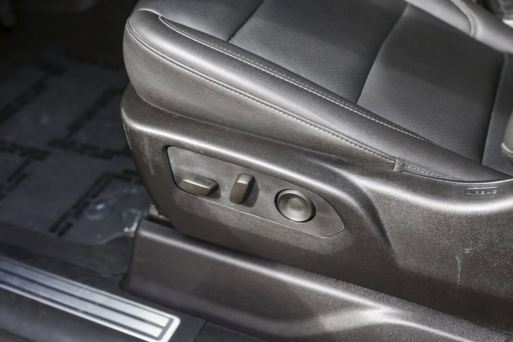 Used 2025 Chevrolet Silverado 2500 LTZ image 11