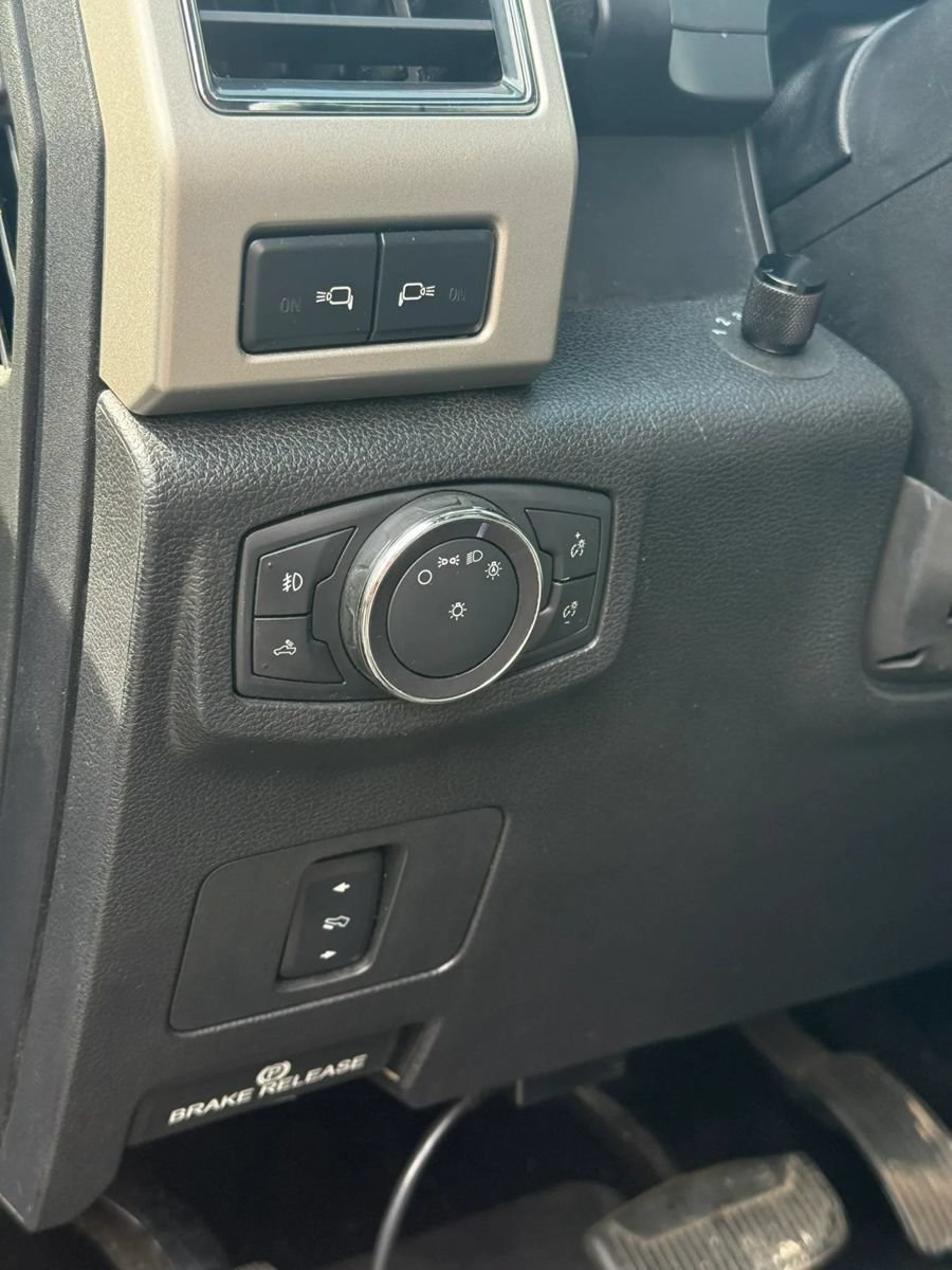 Used 2019 Ford F350 Lariat w/ Lariat Value Package AWD/4WD image 23