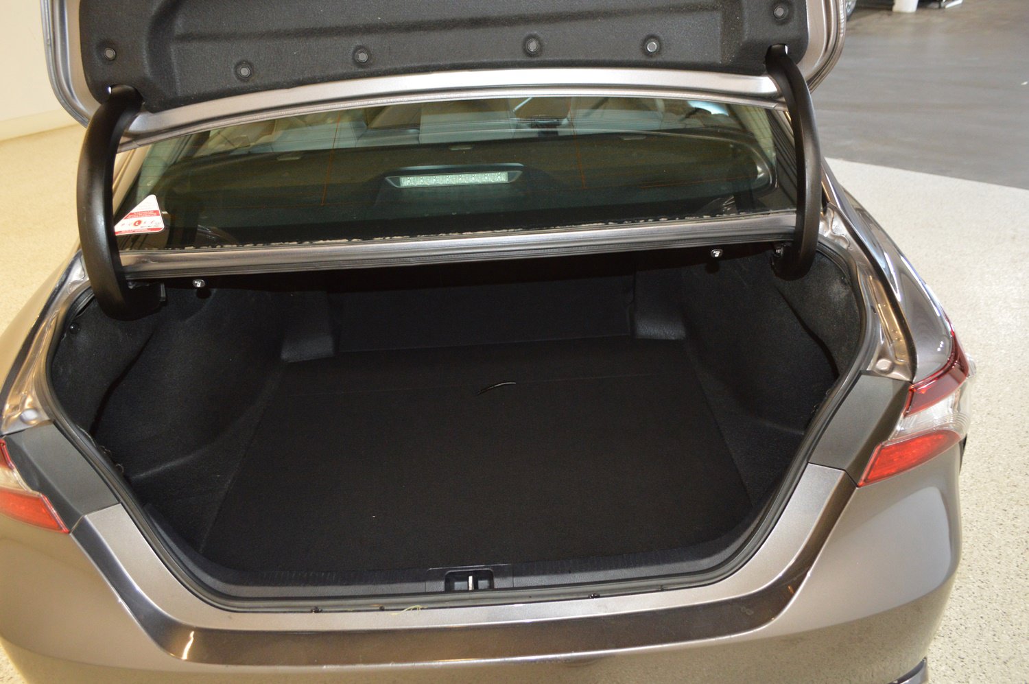 Used 2022 Toyota Camry SE image 13