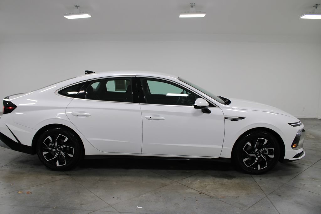 Used 2025 Hyundai Sonata SEL FWD image 11