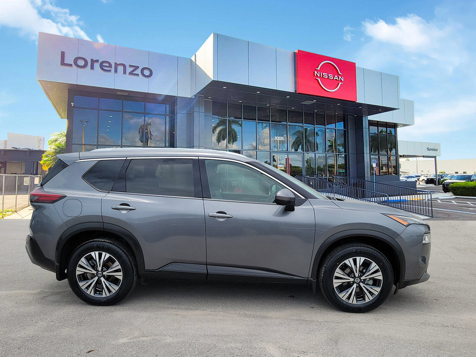 Used 2021 Nissan Rogue SV w/ Premium Package FWD image 4