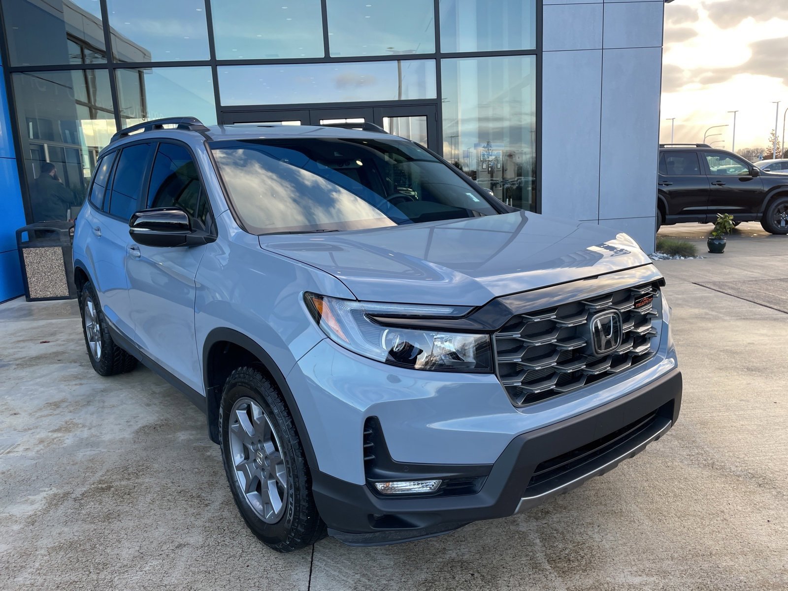 Used 2024 Honda Passport TrailSport image 3